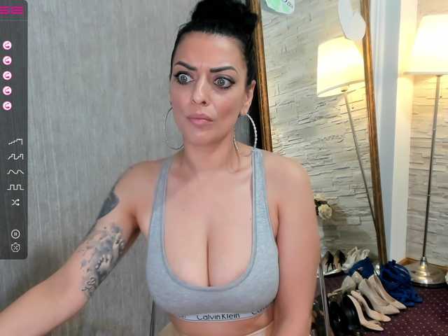 Фотографије ElisaBaxter Hot MILF!!Ready for some fun ? @lush ! ! Make me WET with your TIPS !#brunette #milf #bigtits #bigass #squirt #cumshow #mommy @lovense #mommy #teen #greeneyes #DP #mom